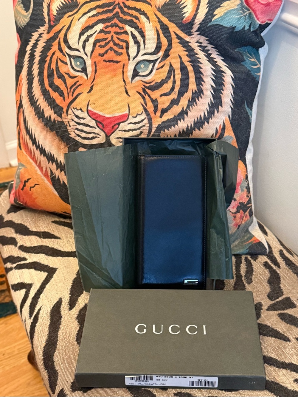 Retail $850 Gucci Black Leather Mini Palmellato Nero Long Wallet Cardholder